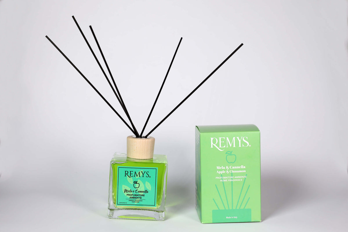 Profumatore con bastoncini mela e cannella 500ml